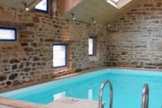 La piscine en bois d’intérieur par Difloisirs