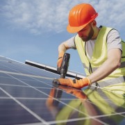 Les artisans du bâtiment face à la montée de l'autoconsommation solaire