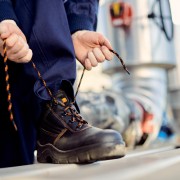 Sécurité au travail : les erreurs courantes lors du choix des chaussures de sécurité