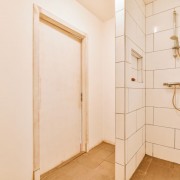 Mini cloison de salle de bain : structurer son espace avec WEDI