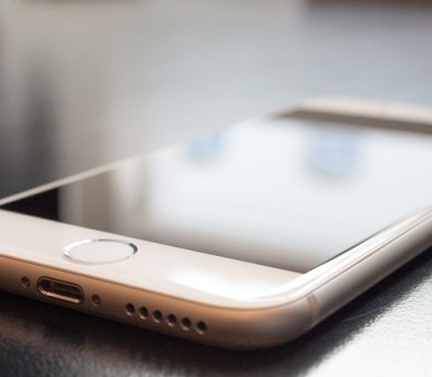 Iphone, Batiactu grille la politesse aux autres